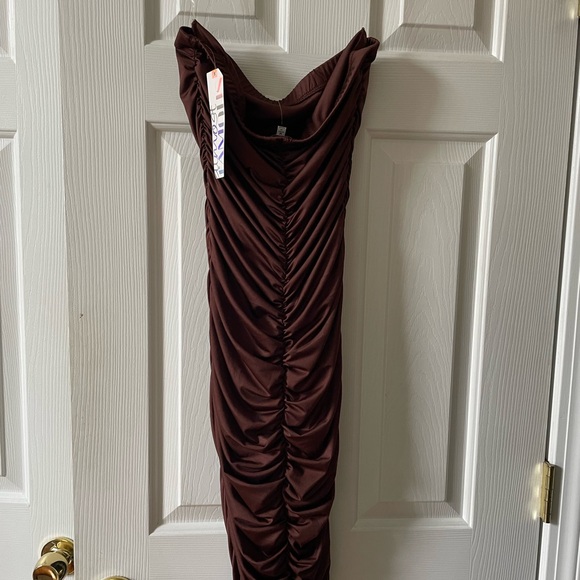 Almost Famous Brown Midi Dress with Rushing size M-NWT - Picture 2 of 3